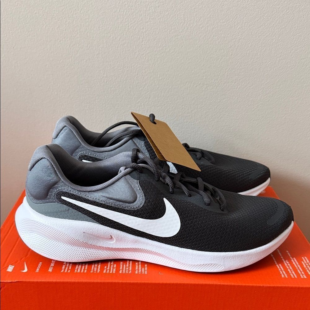 Nike Revolution 7 Cool Grey FB2207-007 Men’s Size 9